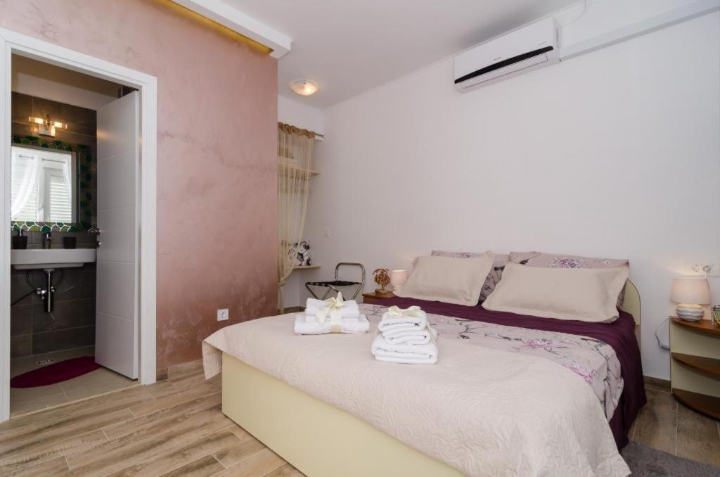 Apartment & Room Lady O Дубровник Екстериор снимка