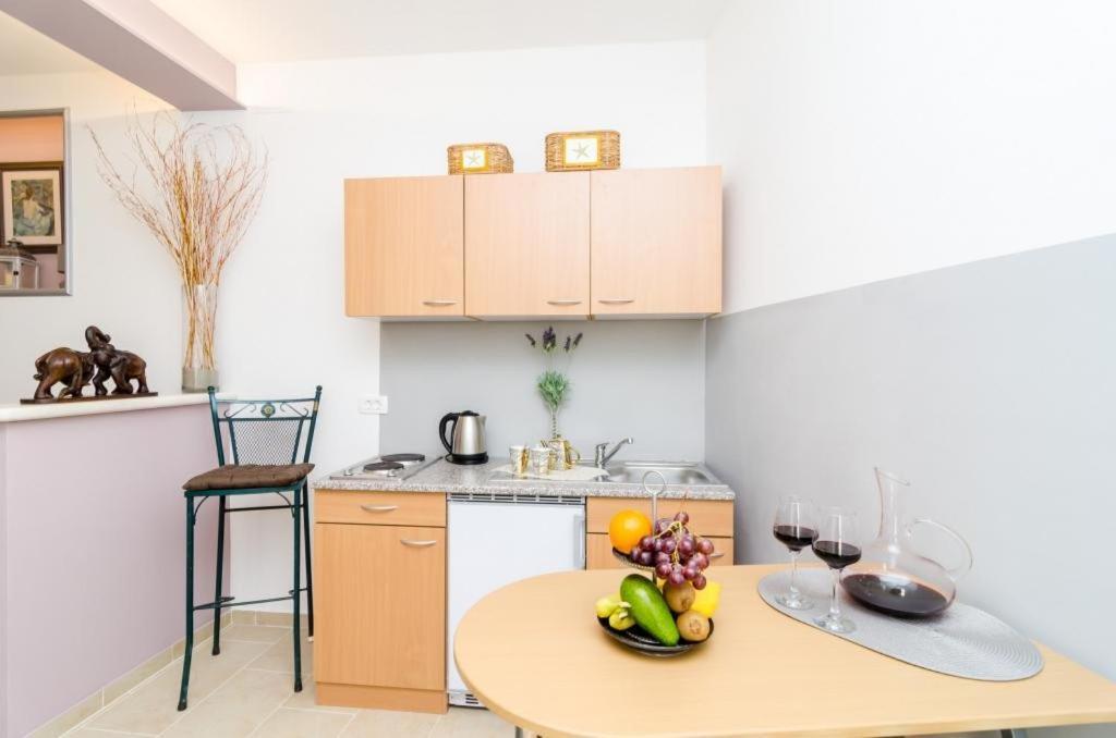 Apartment & Room Lady O Дубровник Екстериор снимка
